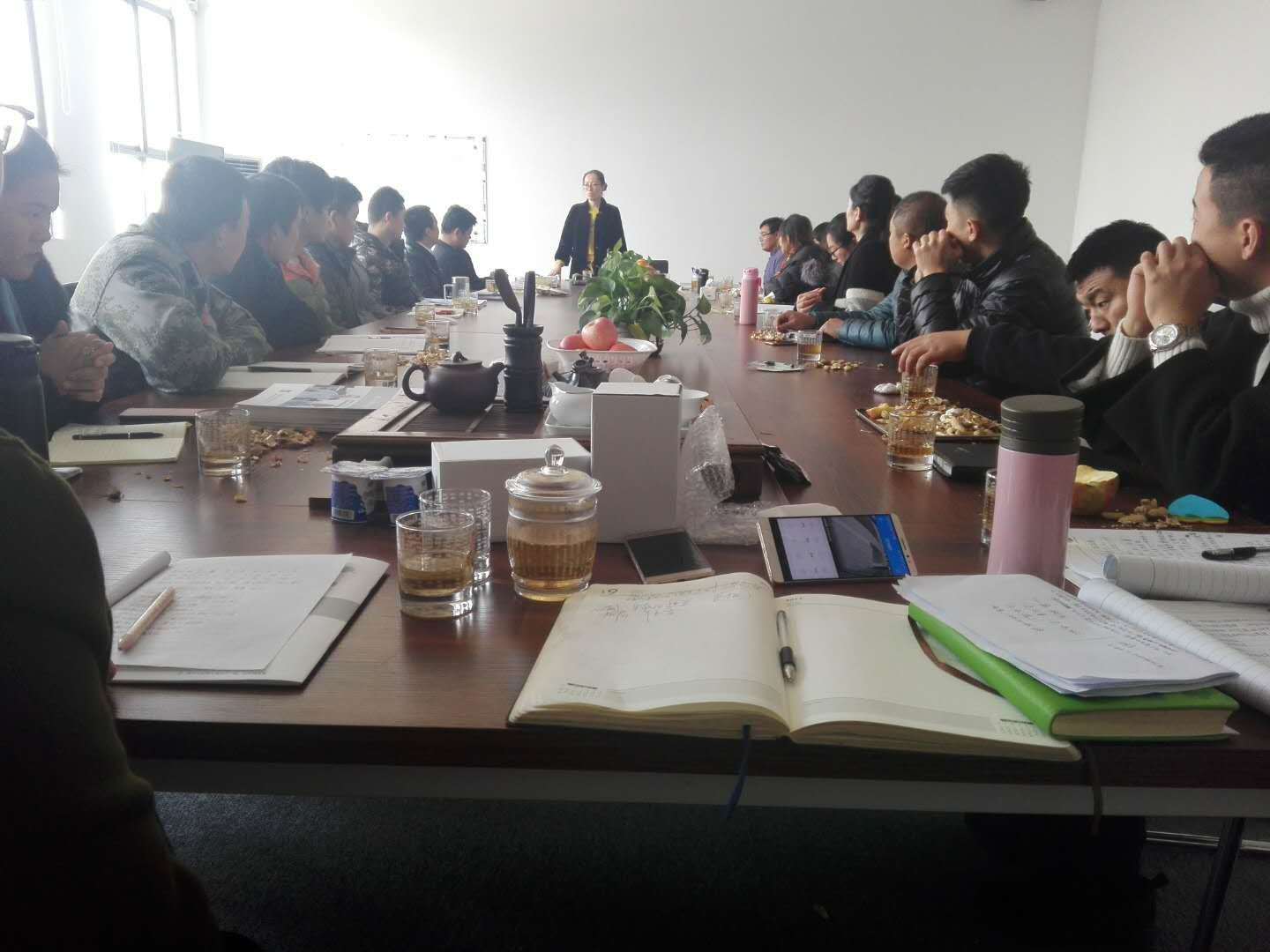 青島海藍康復器械有限公司李總做開場講話 青島海藍康復器械有限公司李總做開場講話